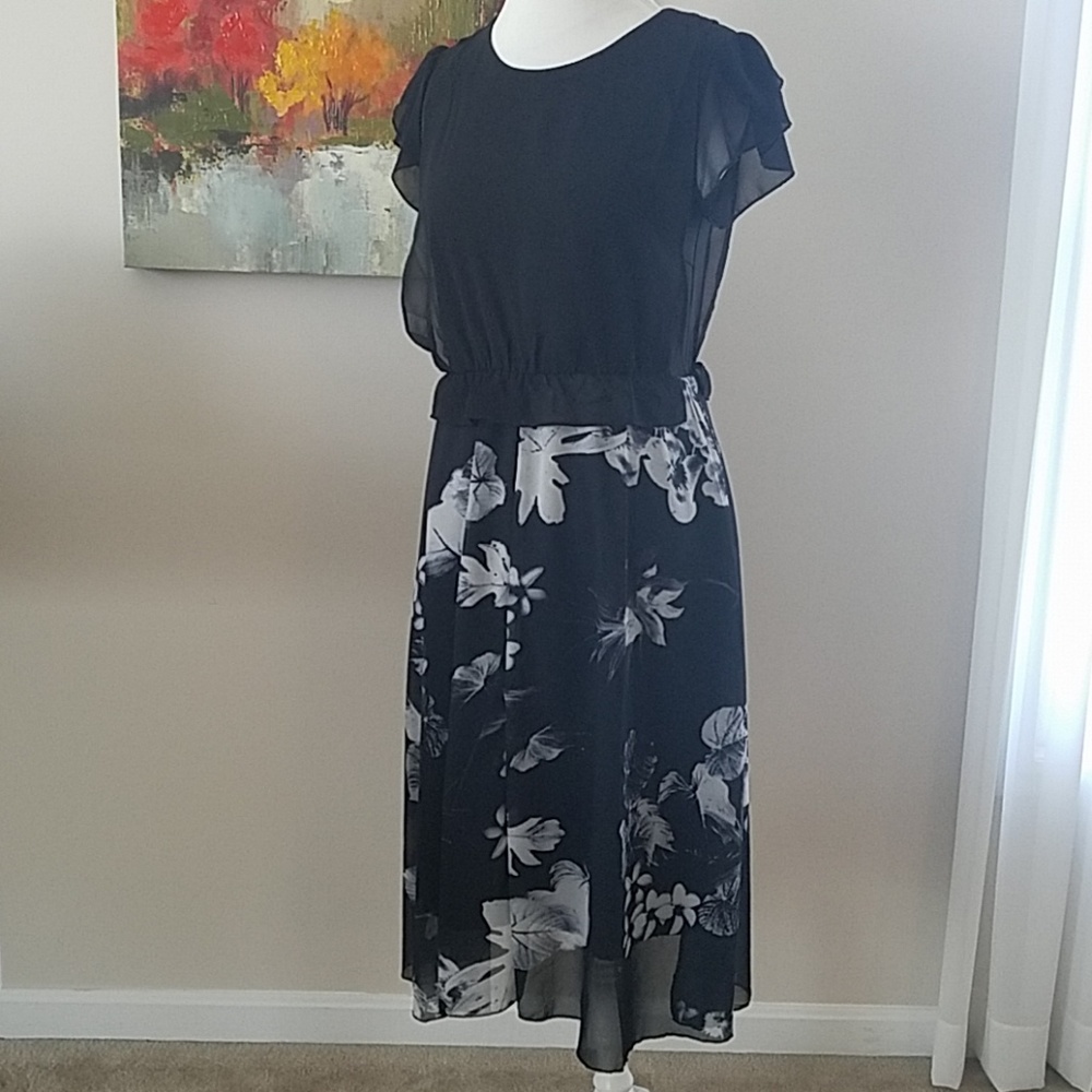 NWOT Berrylook dress, size Medium